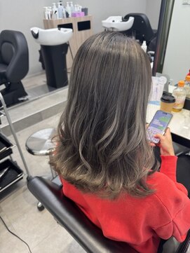 グレージュハイライトケアブリーチダブルカラーバレイヤージュ