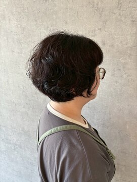 ポリマン 西新井(poliment) 40代50代60代に人気な暗すぎない春カラー×大人ショート