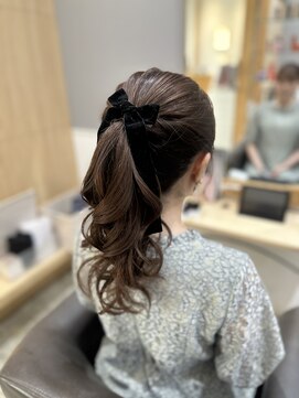 ミロク(miloc) 綺麗めポニーテール