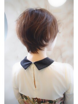 ブーケ(BOUQUET) 大人ショート・大人かわいい・前下がり・小顔・ボブ・耳かけ
