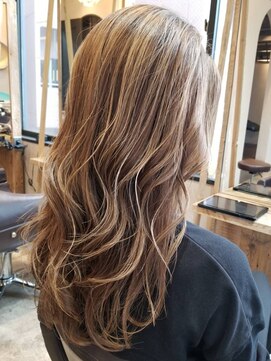 ロアー ヘアー ブリオ(RAWR hair Brio) 透明感◎ハイトーンマーメイドカラー