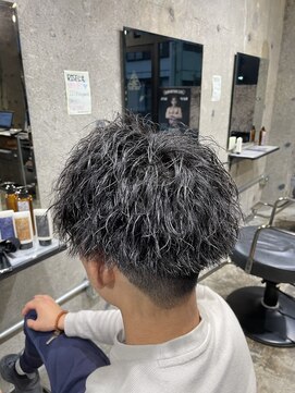 ライズ 綾瀬店(RISE) 決まりすぎない強さ!ゆるめ束感ショートツイストスパイラル!