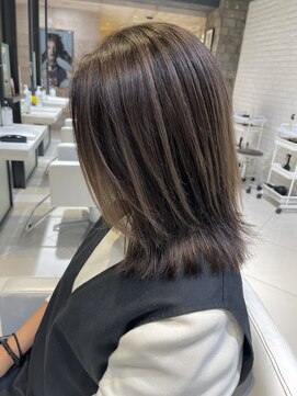 ゼンコー キチジョウジ シェール(ZENKO KICHIJOJI chere) 表面の白髪ぼかし/バレイヤージュ/吉祥寺/細めハイライト/30代