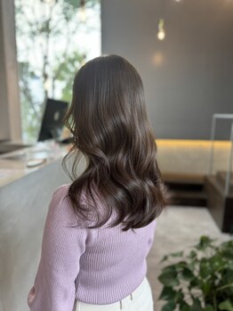 シーク 豊橋(SEEK)の写真/SEEKの髪質改善、縮毛矯正、トリートメントで圧倒的な手触りと艶を与え自分史上最高の美髪が豊橋で叶う☆