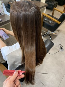 ユニ(Uni.) 艶髪ストレート