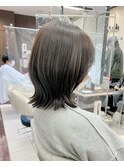 外ハネミディアムヘア