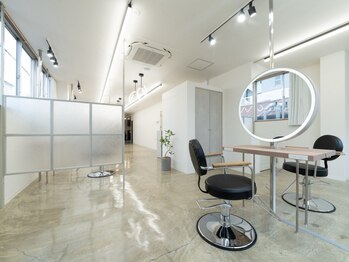 シキ サカイテン(SHIKI)の写真/髪質改善・縮毛矯正特化サロン☆計算され尽くした技でサラ艶髪の優秀スタイルに！あなたの理想を叶えます◎
