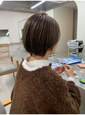 ブリーチも艶っぽく見えるベージュカラー