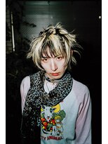 オーン(OOn)&nbsp;ブロンド×ブラックのシャギーショート