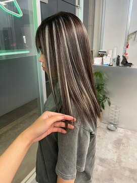 キング 心斎橋店(K!ng) ハイライトカラーミルクティーベージュレイヤーカット