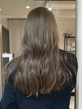 エル バイ アンキシム(elu by AHNKISM) 韓国風レイヤーカット顔まわり髪質改善