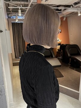 コフィー バイ メルト 吉祥寺(cofy by melt) 【三ツ井純】ハイトーン 切りっぱなしボブ ミニボブ 透明感