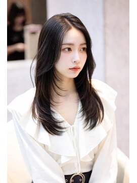 エルサ 神戸三宮 (ELSA) 【Elsa元町・三宮】大人可愛いレイヤーカット・ダークグレージュ