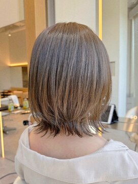 ソワネ 表参道(soigne) 表参道酸性ストレート艶髪ミディアムレイヤーアッシュグレー40代