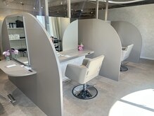 フロウエン(FLAWEN.)の雰囲気（半個室の広々空間です）