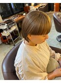 切りっぱなしボブ×ハイトーンボブ×丸みをつけないボブ