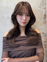 アフロート トウキョウ(AFLOAT TOKYO)&nbsp;くびれレイヤー×顔まわりカット｜大人可愛いモテヘア