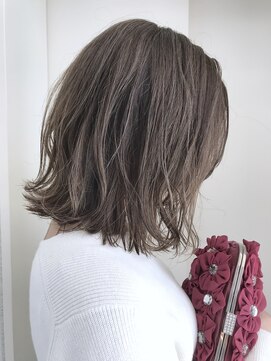 ヘアーデザイン シュシュ(hair design Chou Chou by Yone) ☆chou chou☆細めハイライト&グレージュ×切りっぱなしボブ♪