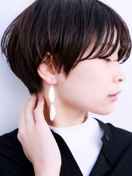 ドロップ(drop) 大人のシンプル黒髪ショートヘアスタイル［表参道drop］