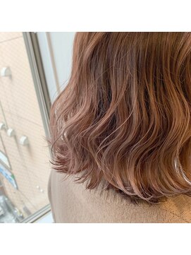 ジーナ 新宿(Zina) 【Zina 新宿】イメチェン毛先パーマ耳かけ×フォギーベージュ