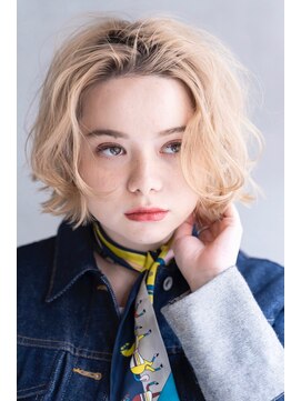 テイラー(Taylor) ［Taylor］☆大宮　ホワイトベージュ×センターパート