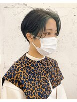 レンク(LENC)&nbsp;ハンサムショート　刈り上げスタイル　インナーカラー