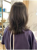 大人のくびれ◇グレージュレイヤーミディアム