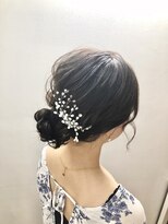 ドレスヘア　お呼ばれ　アレンジ　結婚式ゆるふわシニオン
