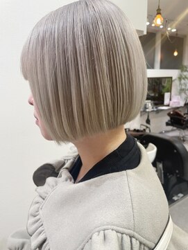 グーフィートーキョー 銀座(Goofy Tokyo) Goofy銀座/全体ダブルカラー/ブリーチ2回/スノーホワイト/ボブ