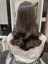 アピッシュ(apish 並木通り)&nbsp;大きめカールのコテ巻き風パーマ　〈原口真実歌〉