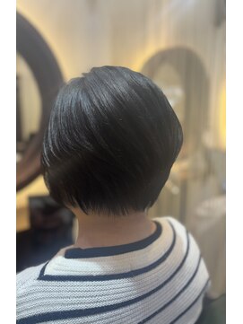 ルプス ヘアーアンドメイク(LUPUS HAIR&MAKE) 前下がりショートボブ