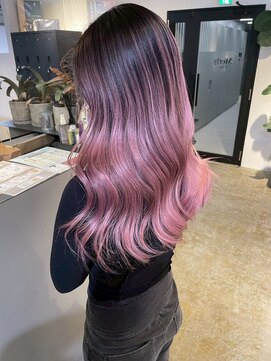 メリー オオサカ(Merly Osaka) 濃いめピンクのバレイヤージュ