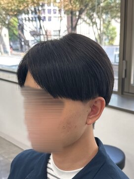 フイ 新宿3丁目(Hui) フェザーパーマ/グレーブルーカラー／刈り上げショートパンク