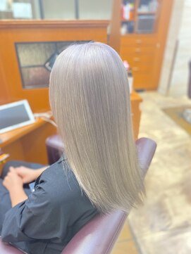 ピュア ポイント 和光店(PURE POINT) ブリーチ/シルバー/グレージュ