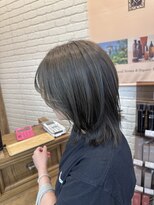 アユラ イオン八戸田向店(AyuRa)&nbsp;オリーブカラー、ミディアムボブ×レイヤー