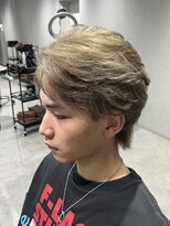 テクト バイアッシュ 吉祥寺店(Tect by Ash)&nbsp;センターパートフェザーショートブリーチミルクティーグレージュ