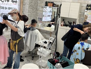 ジェイカット 昭和町店(J-cut)の写真/【昭和町駅徒歩3分】メンズカット￥1650/65歳以上or小学生以下の方￥1500～!アットホームで男性も通いやすい