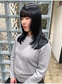 ブルーブラック×ミディアムレイヤーカット(前髪あり)