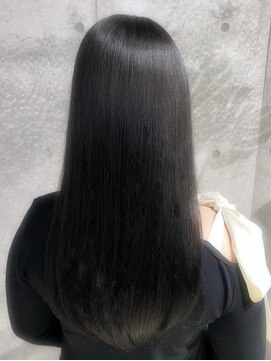 ラブクロムトーキョー オモテサンドウ(LOVECHROME OMOTESANDO) 大人ガーリー黒髪/黒髪でも重たすぎない透明感カラー