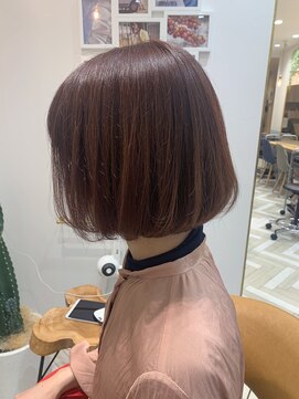シー バイ ロンド 新宿(Sea by Lond) ボブのツヤ感のあるピンクオレンジカラー♪新宿