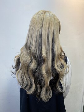 フツーロ 栄(FUTURO) ローライトスタイル