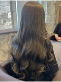 オリーブベージュ