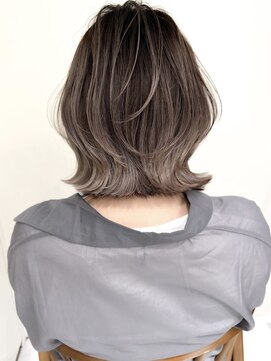 ジルブラン 大阪(JIL BLAN) 大人ショートヘア/ハイライトカラー/イルミナカラー［堺］