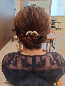 ビスポーク(BESPOKE) 20代30代40代♪お呼ばれ大人かわいい編み込み風アレンジ
