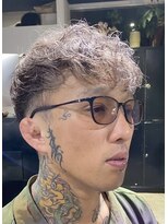 グレージュ スペインカール　ブリーチカラー マッシュパーマ