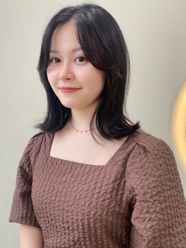 ユニバイリサ 天神大名店(uni by risa) 外ハネ 顔周りカット 艶髪 髪質改善 ダークアッシュ 透明感