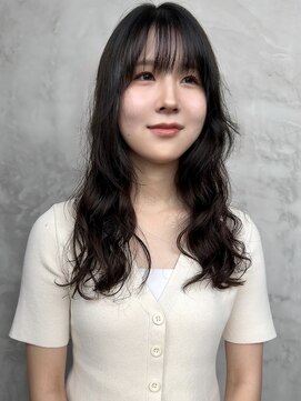 アベレ(AVERE) セミロングレイヤー×ホットパーマ