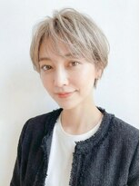 シオミエイチ タイムレス 垂水(shiomi H timeless)&nbsp;上品かつ軽やかな印象をつくる大人のピクシーカット