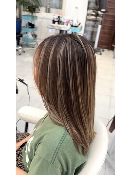 キャパ(CAPA) コントラストハイライト×レイヤーカット(茅ヶ崎/20代/韓国ヘア)