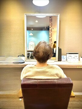 ヘアーメイクロージー 八軒店 (HAIR MAKE ROSY) 大人女性ふんわりボリュームミセスパーマショート